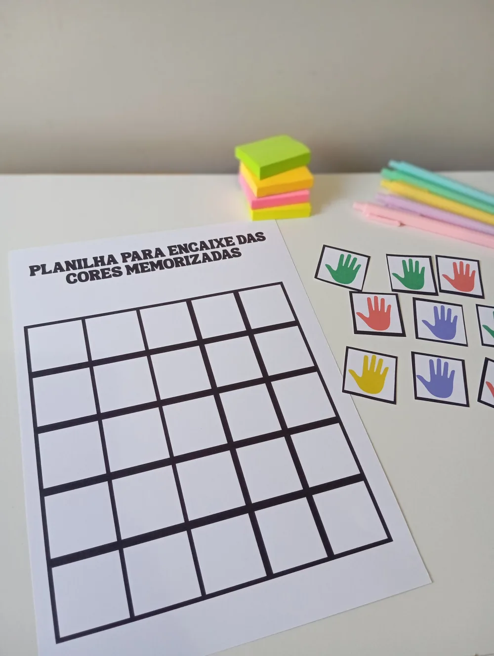 28 Memorização Mãozinhas Coloridas — Pronto para Imprimir